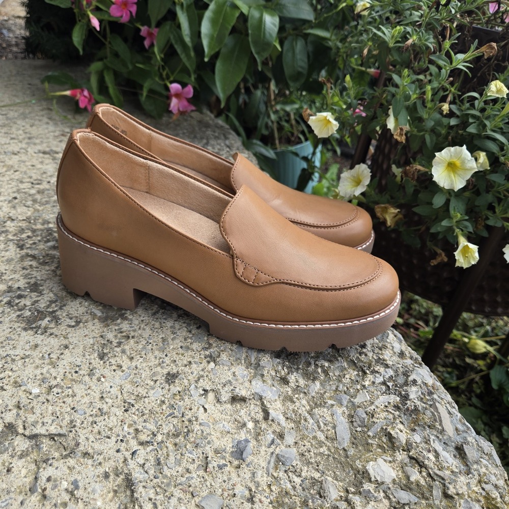 Naturalizer Women's Cabaret Loafer Lug Sole Brown Size 9 Shoes. Read